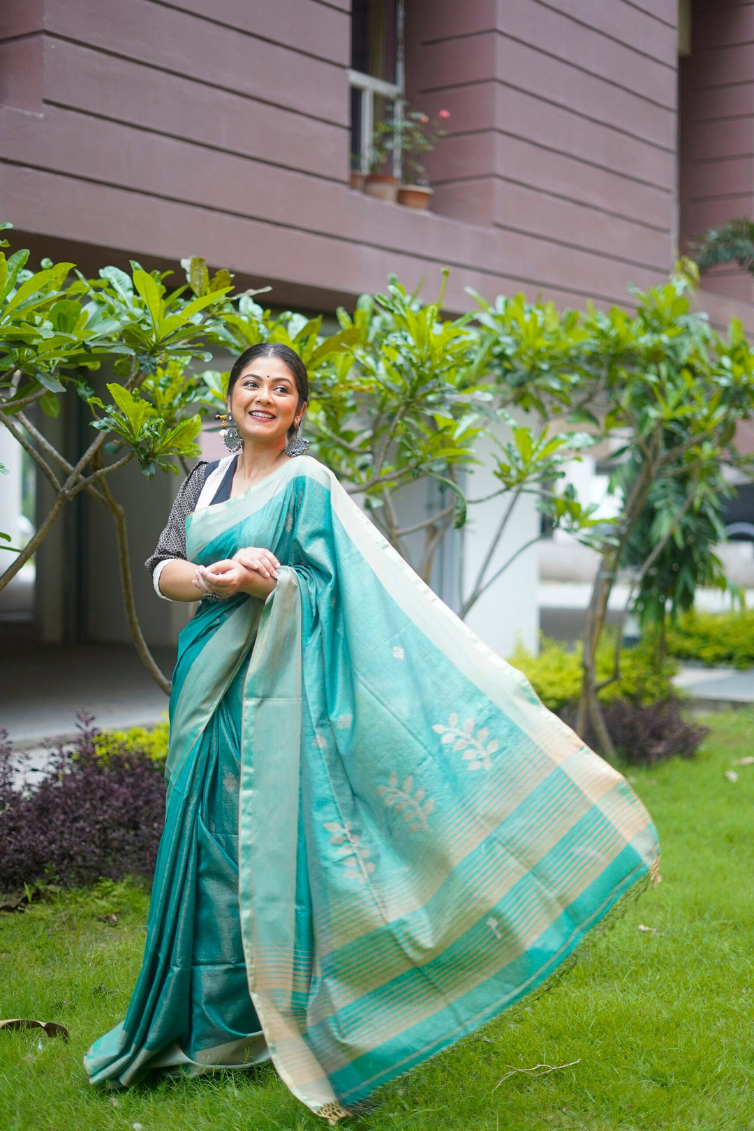 Cotton Tissue Flower Jamdani Saree