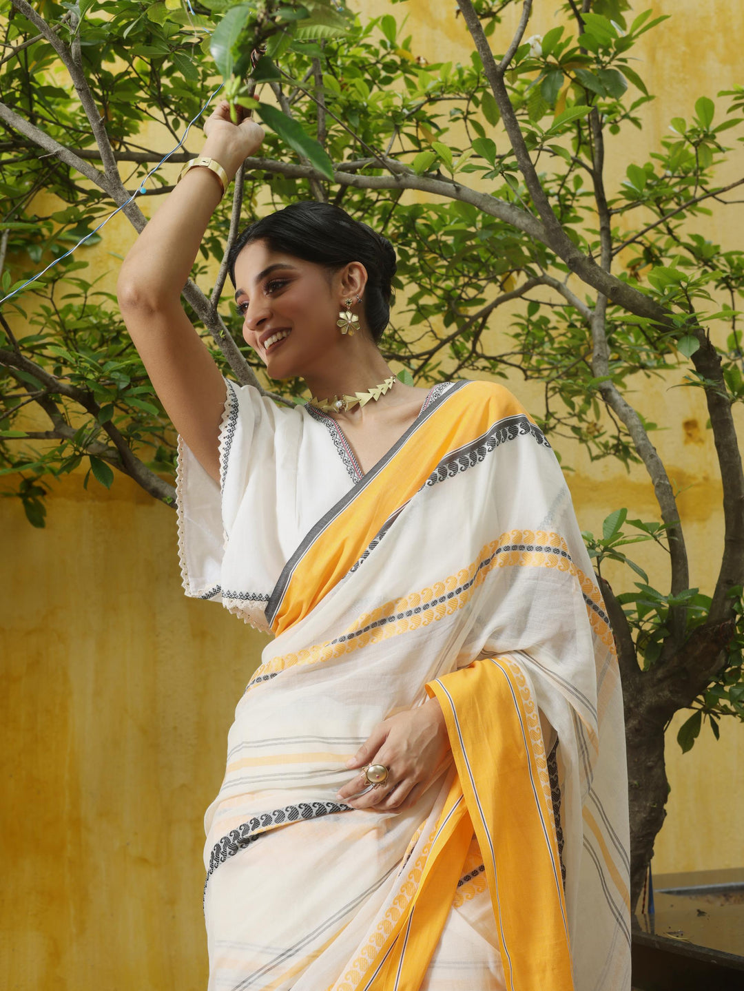 Sunday Matinee White Cotton Jamdani Saree