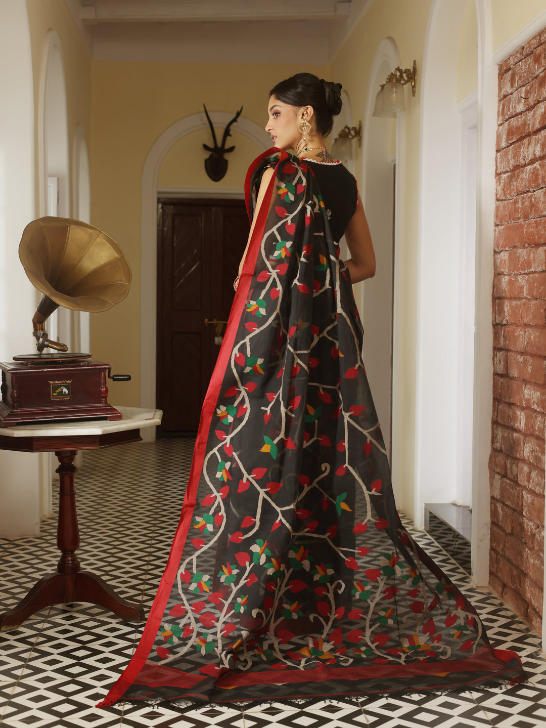 Gramophone Muse Black Handwoven Cotton Jamdani Saree