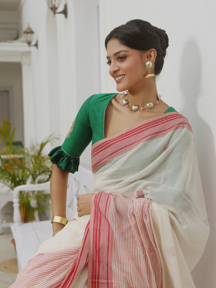 Chowringhee Classic Lal Par Sada Cotton Jamdani Saree