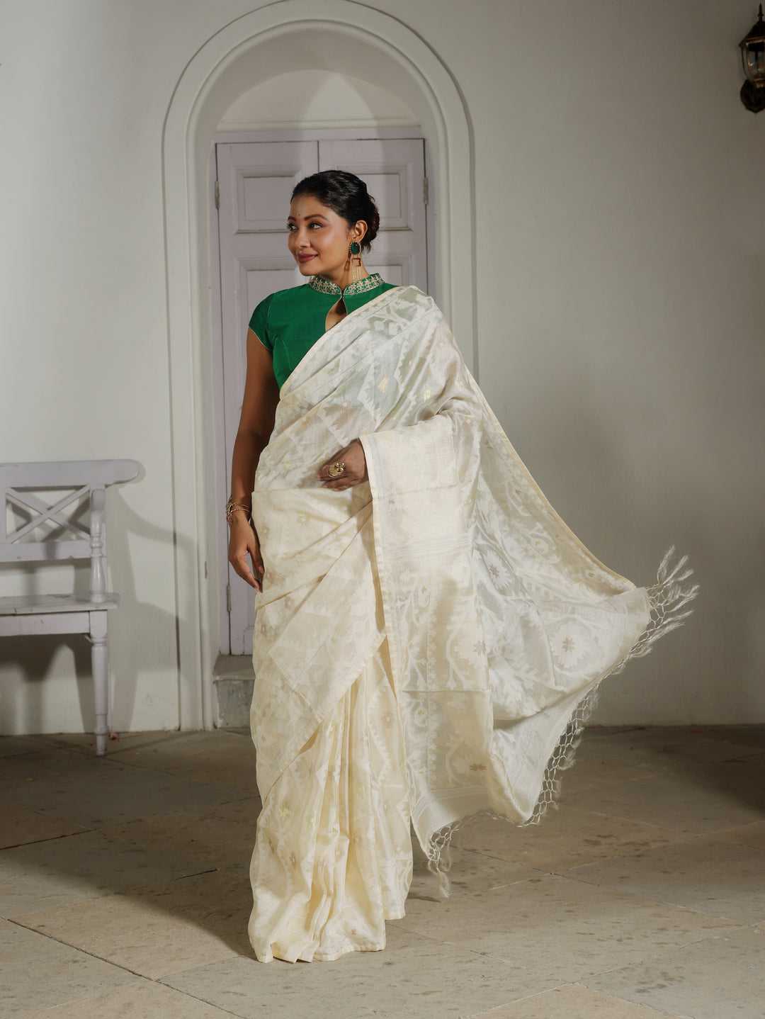 Ivory Jazz White Tussar Silk Jamdani Saree