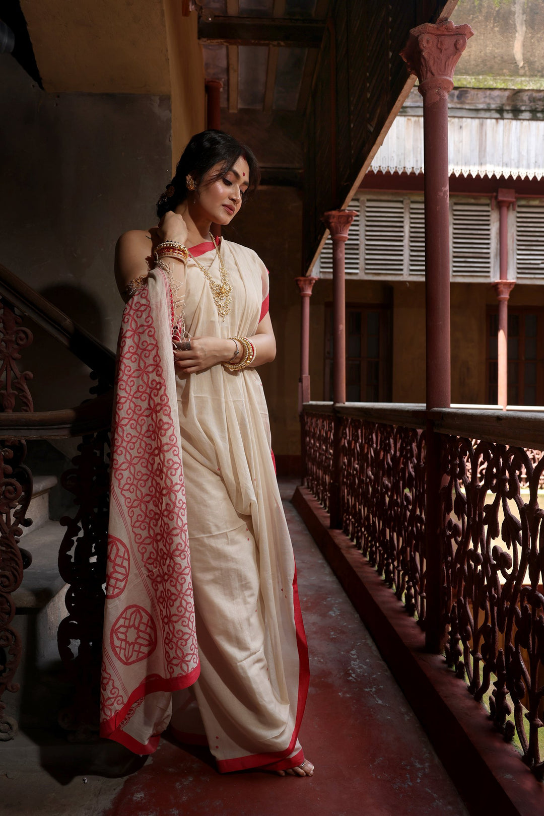 Ashalata Lal Par Jamdani Saree