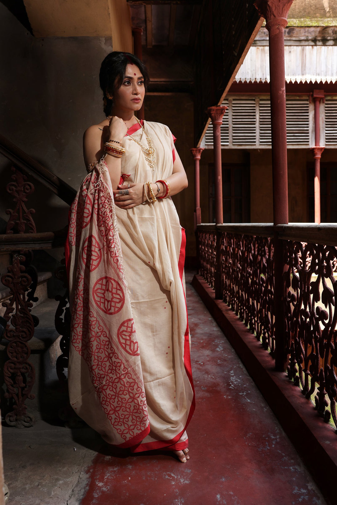 Ashalata Lal Par Jamdani Saree