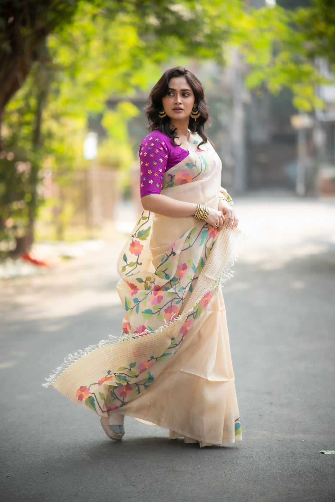 Gachhi Phool Jamdani – Pure Tussar Silk Saree with Handwoven Floral Needlework
