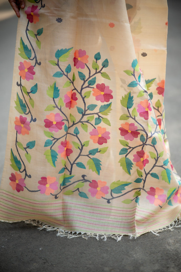 Gachhi Phool Jamdani – Pure Tussar Silk Saree with Handwoven Floral Needlework