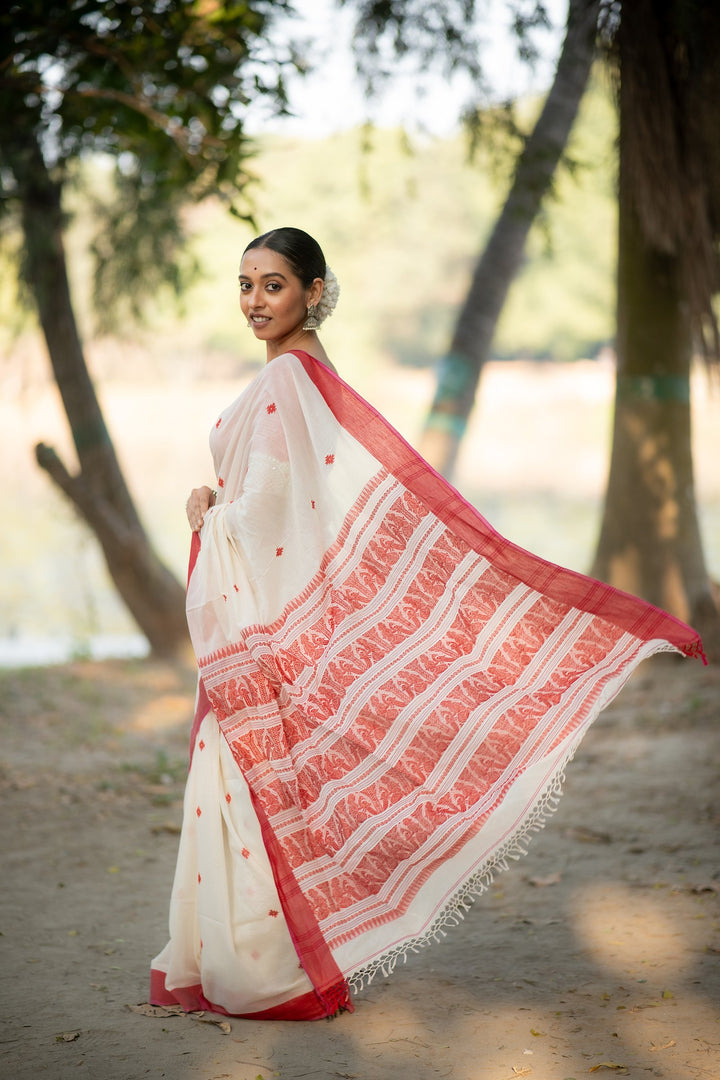 Shakuntala Lal Sada Baluchari Cotton Saree