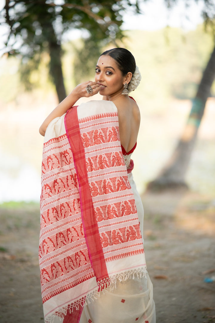 Shakuntala Lal Sada Baluchari Cotton Saree