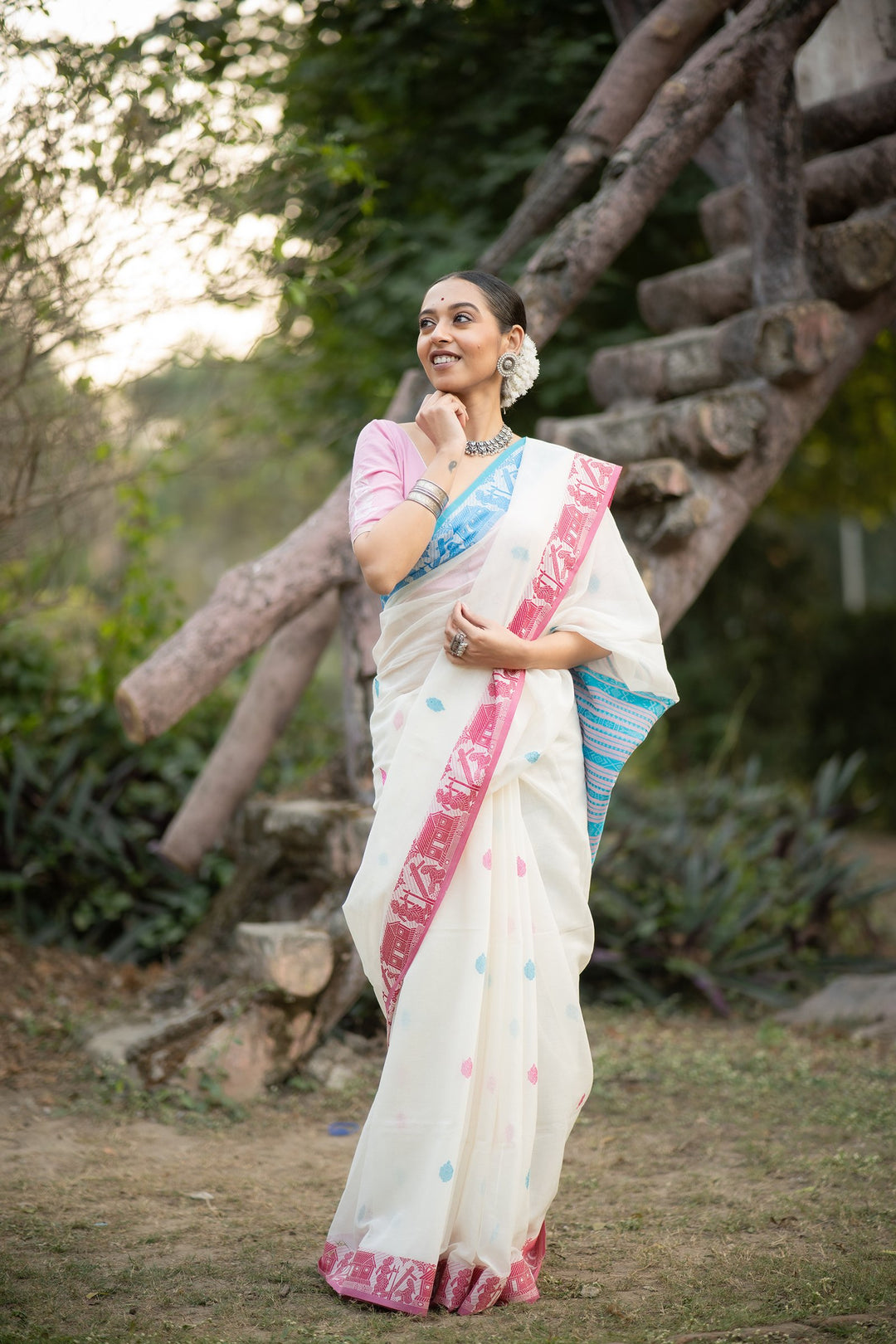 Akashi Golap – White Cotton Baluchari Saree