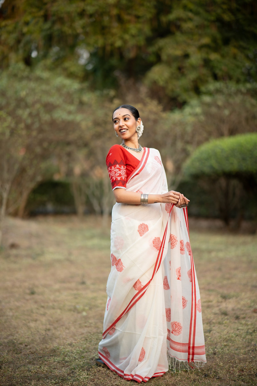 Lal Golap – Lal Sada Cotton Jamdani Saree