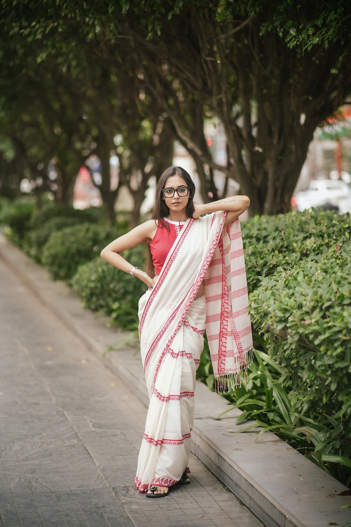 Lata Lal Sada Cotton Jamdani Saree – Handwoven Red Floral Stripes on White
