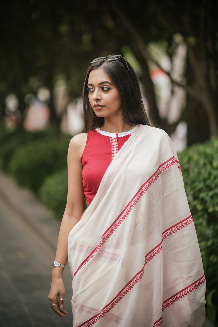 Lata Lal Sada Cotton Jamdani Saree – Handwoven Red Floral Stripes on White