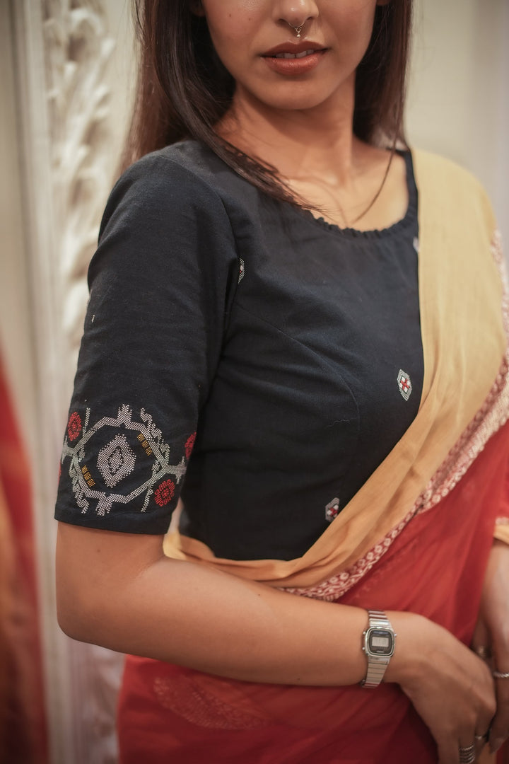 Kajallata Cotton Jamdani Blouse – Frilled Neckline with Graceful Inverted U-Back