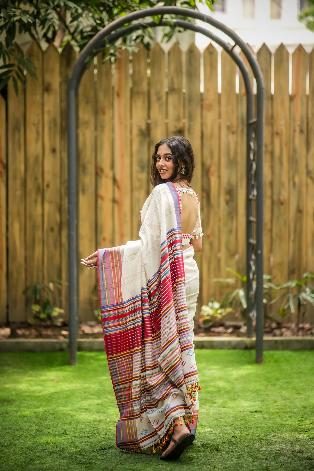 Threaded Tales: Kutch Weave on Handloom Cotton