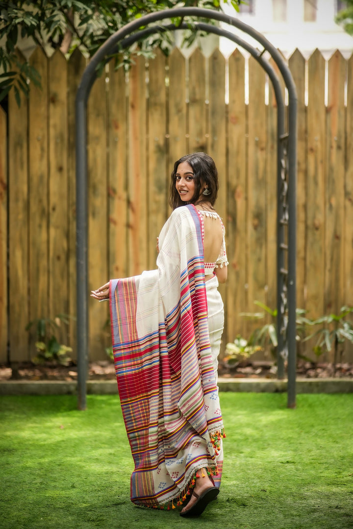 Threaded Tales: Kutch Weave on Handloom Cotton