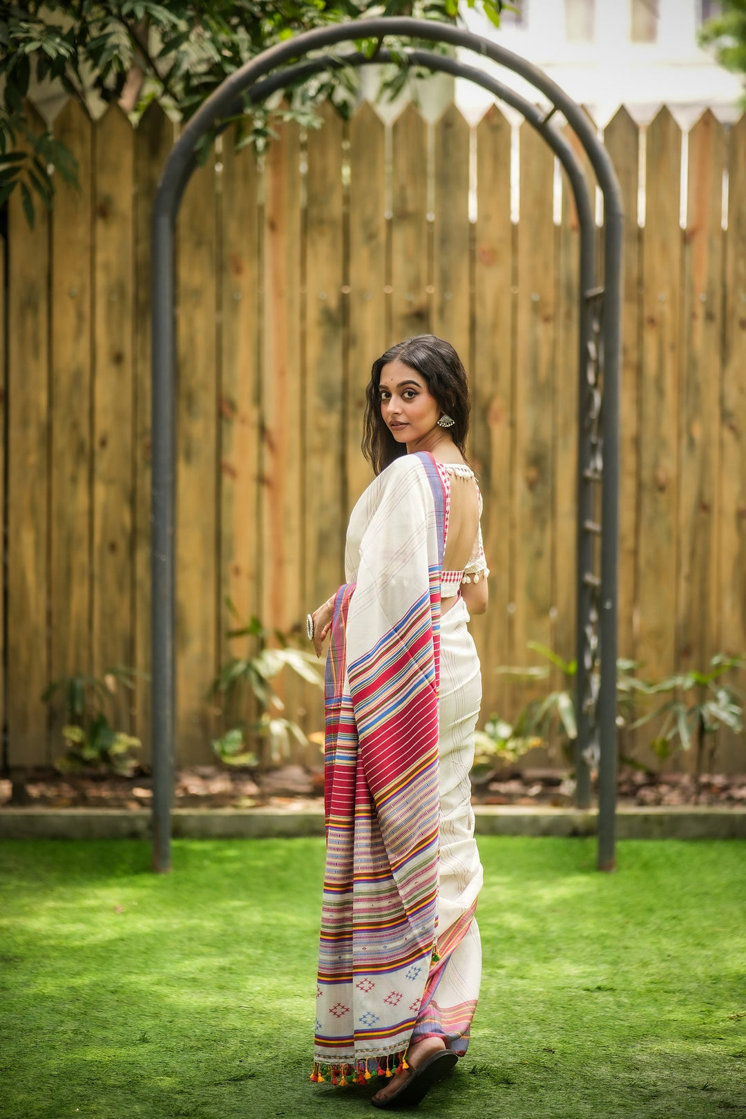 Threaded Tales: Kutch Weave on Handloom Cotton