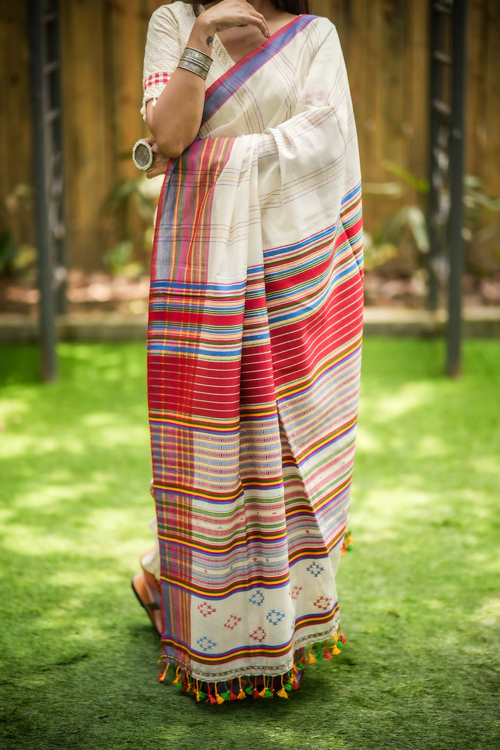 Threaded Tales: Kutch Weave on Handloom Cotton