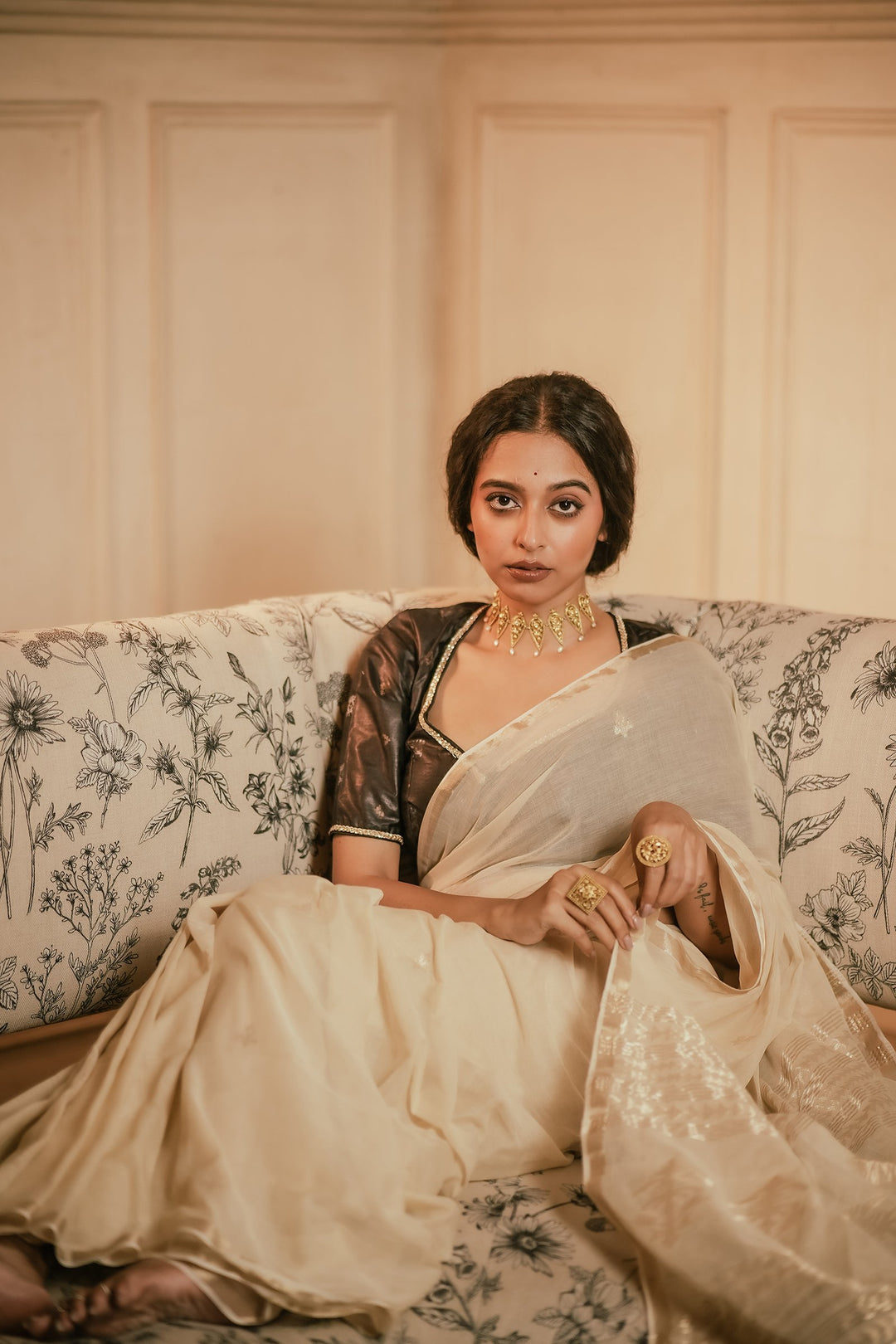 Swarna Katha: Gold Toned Handwoven Cotton Jamdani Saree