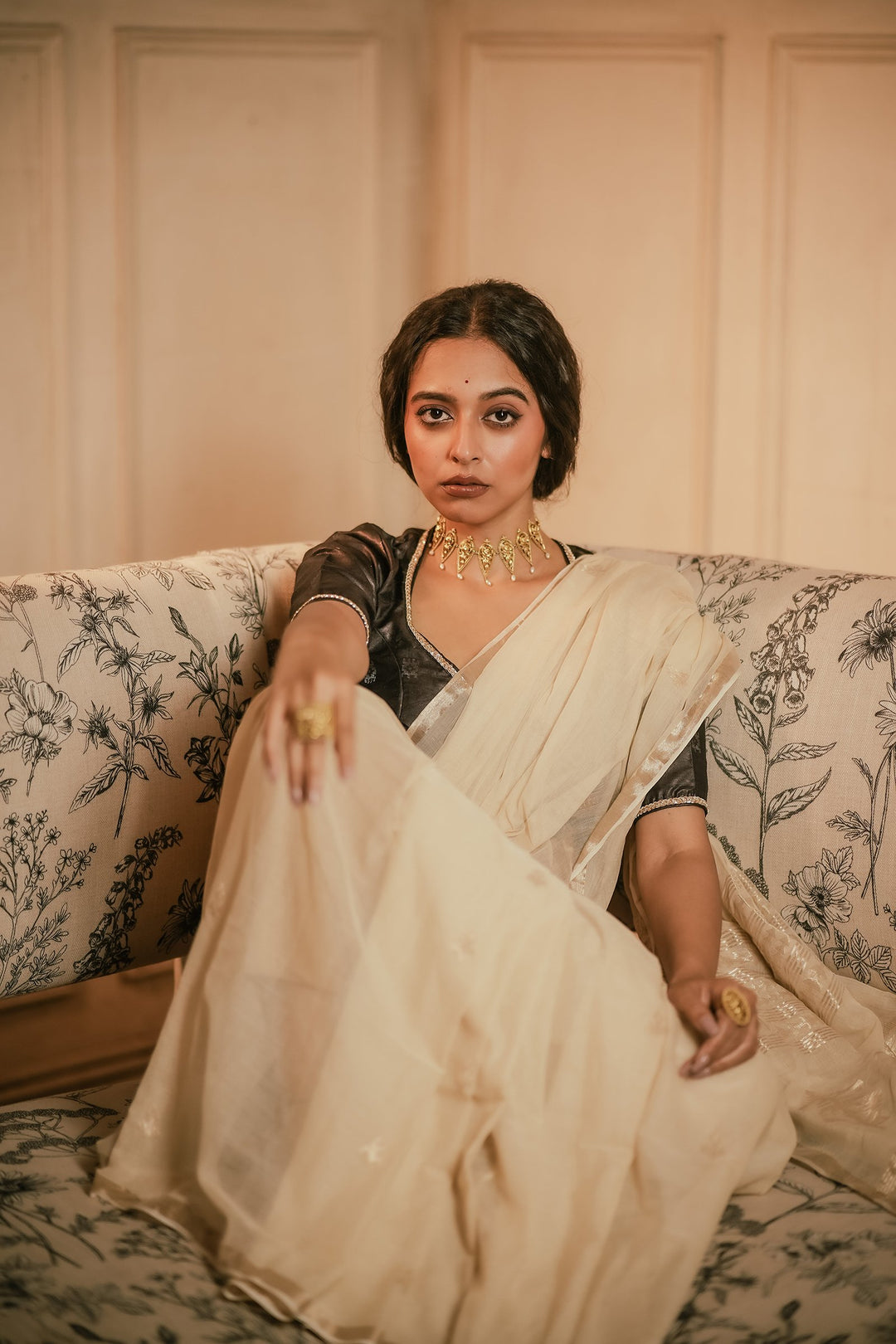 Swarna Katha: Gold Toned Handwoven Cotton Jamdani Saree