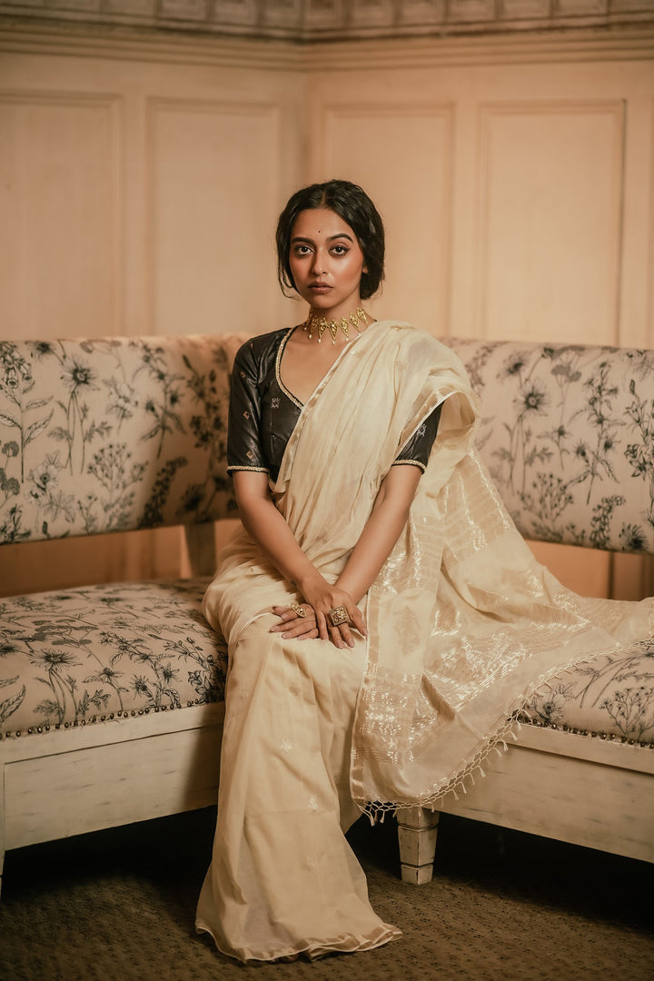 Swarna Katha: Gold Toned Handwoven Cotton Jamdani Saree