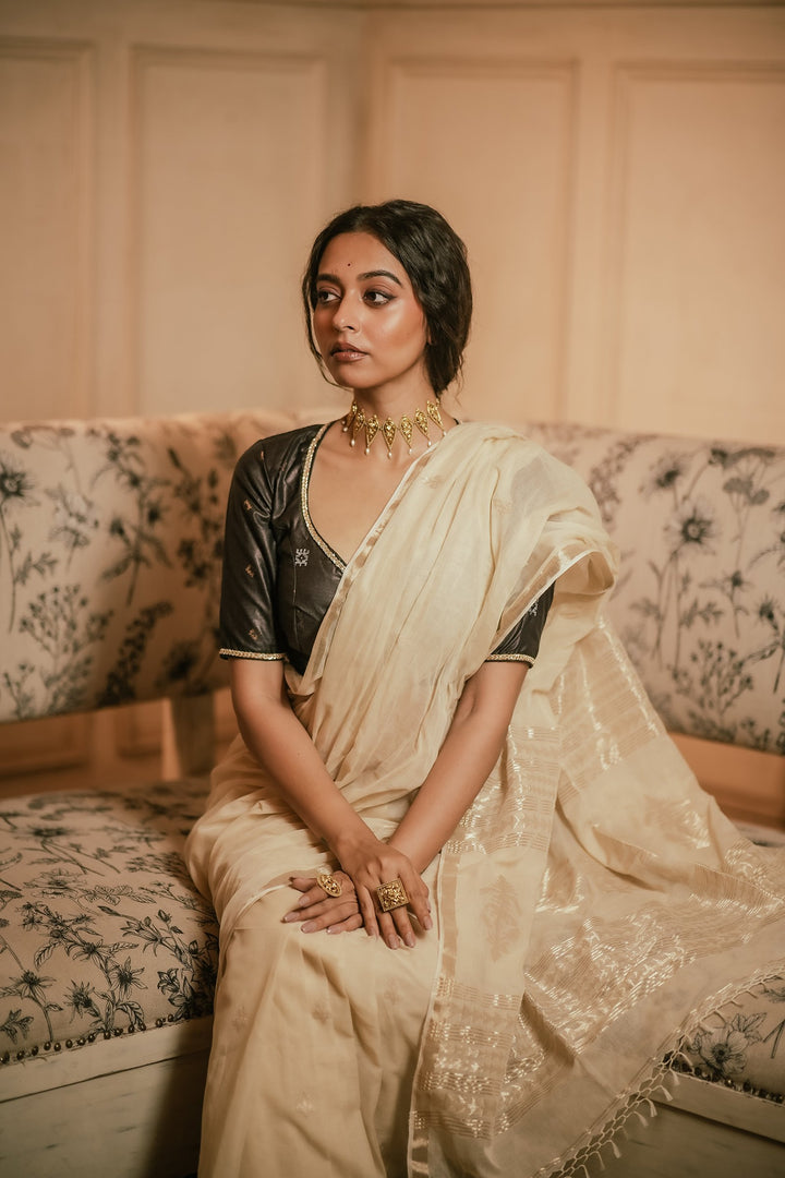 Swarna Katha: Gold Toned Handwoven Cotton Jamdani Saree