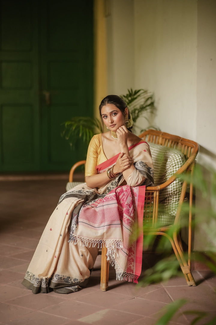 Tant Katha: Lal Kalo Ganga Jamuna Handwoven Cotton Baluchari Saree