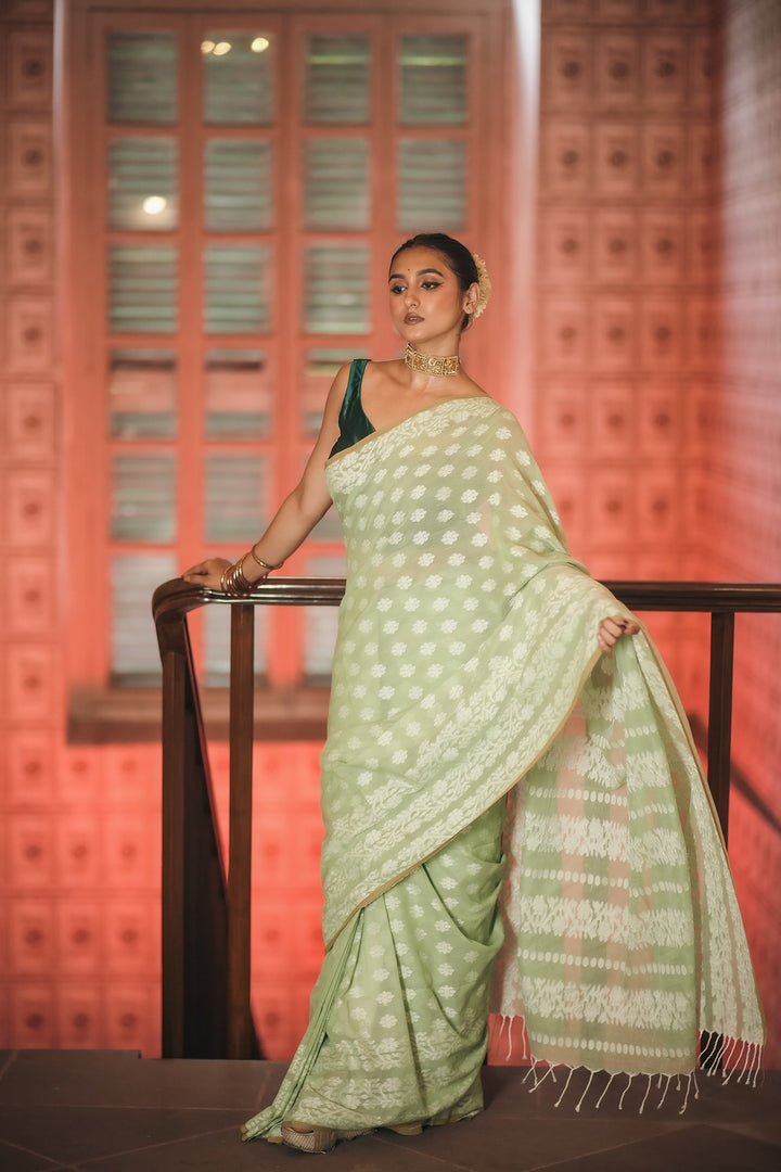 Pista Pearl: Handwoven Green Jamdani Cotton Mahapaar Saree