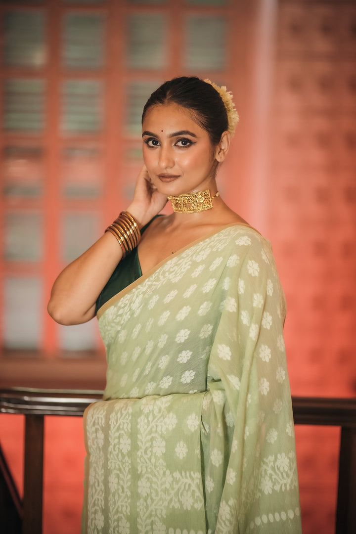 Pista Pearl: Handwoven Green Jamdani Cotton Mahapaar Saree