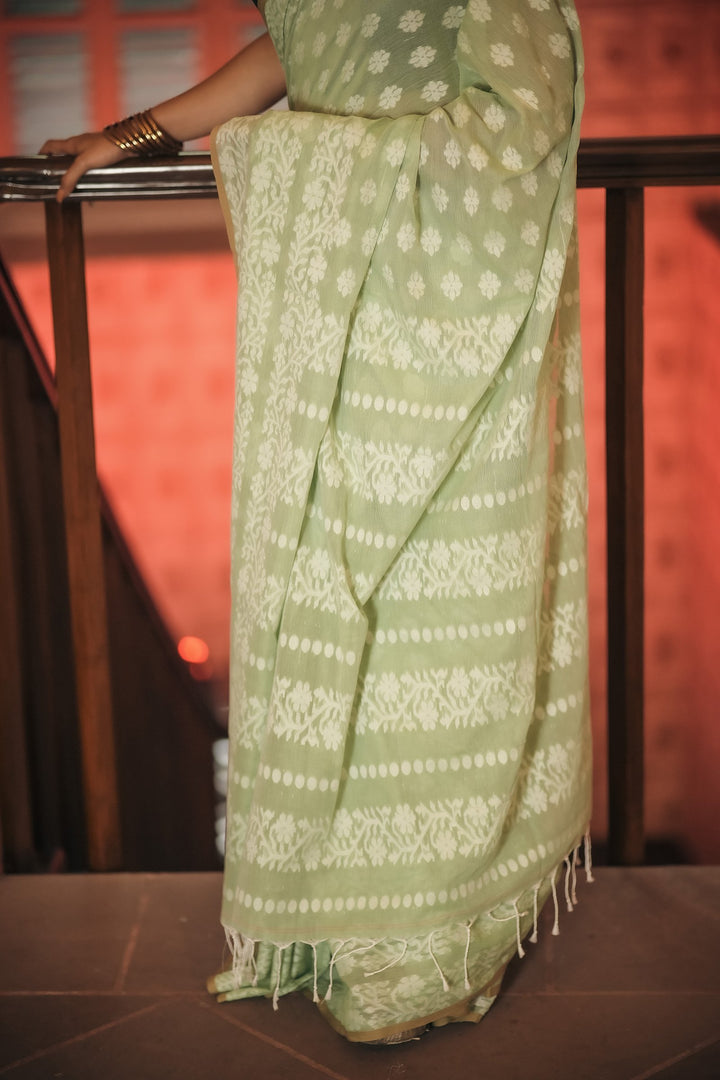 Pista Pearl: Handwoven Green Jamdani Cotton Mahapaar Saree