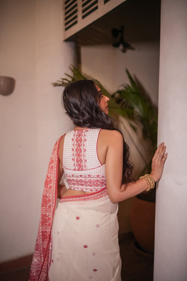 Kahini Katha: Lal Sada Handwoven Cotton Baluchari Saree