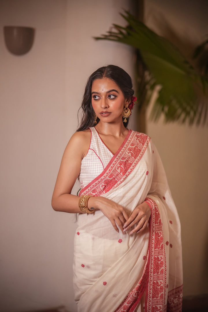 Kahini Katha: Lal Sada Handwoven Cotton Baluchari Saree