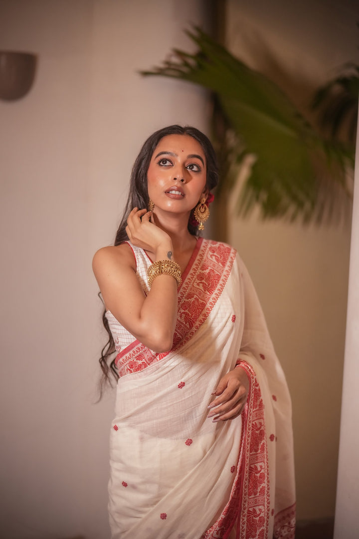 Kahini Katha: Lal Sada Handwoven Cotton Baluchari Saree
