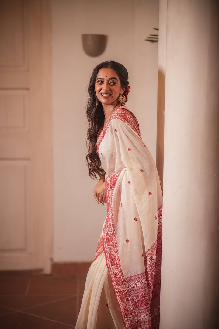 Kahini Katha: Lal Sada Handwoven Cotton Baluchari Saree