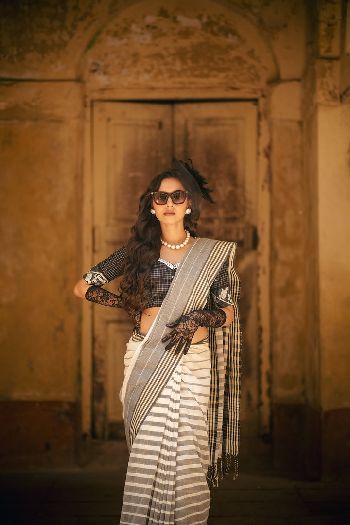 Sada Kalo Tussar Striped Cotton Handloom Saree