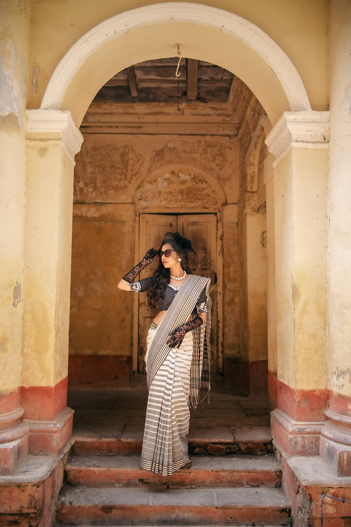 Sada Kalo Tussar Striped Cotton Handloom Saree