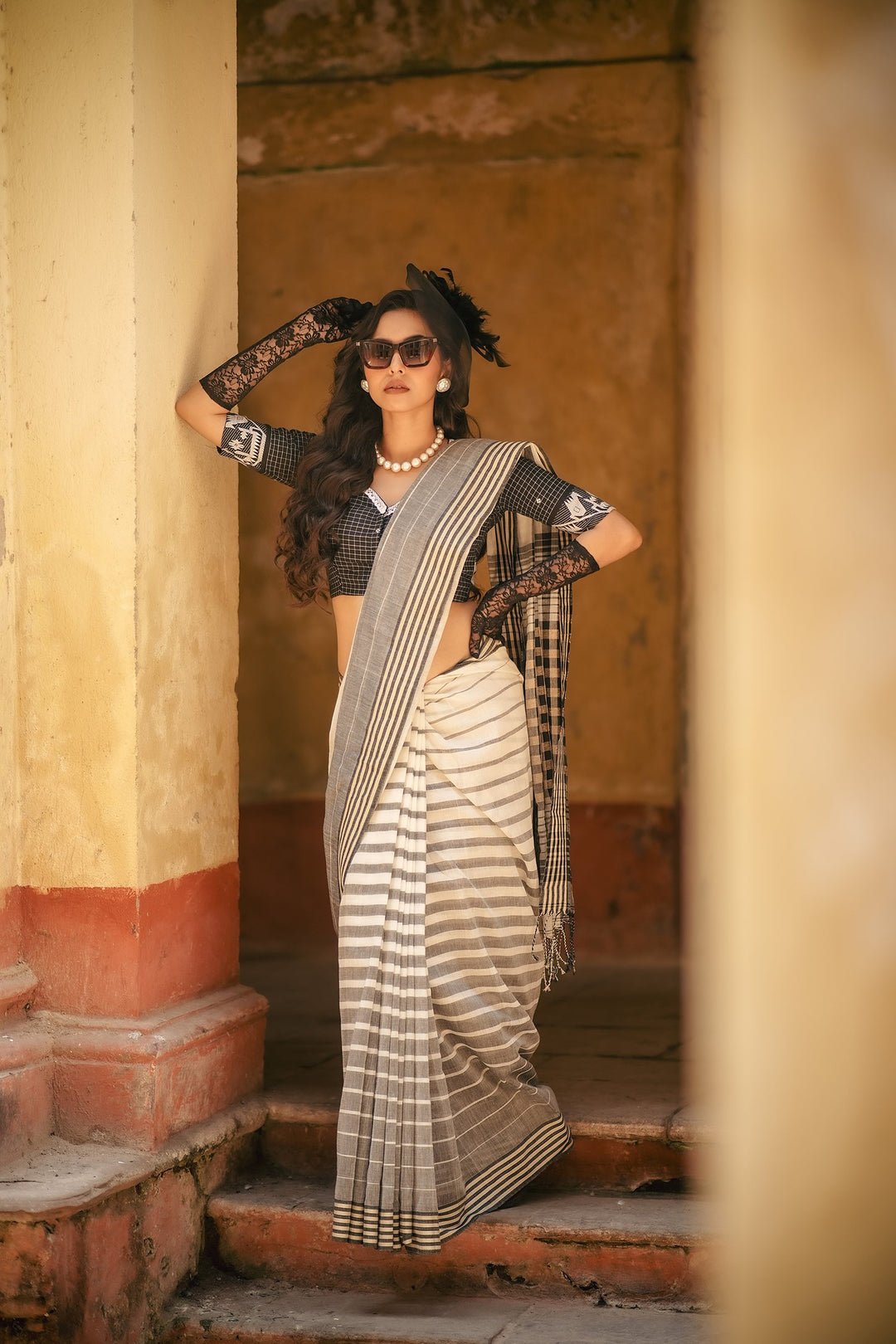 Sada Kalo Tussar Striped Cotton Handloom Saree