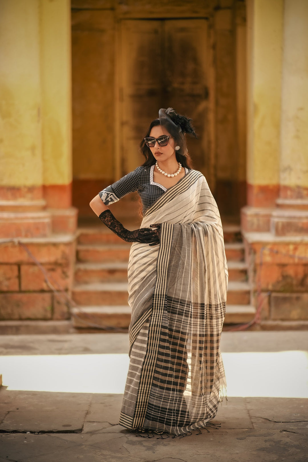 Sada Kalo Tussar Striped Cotton Handloom Saree