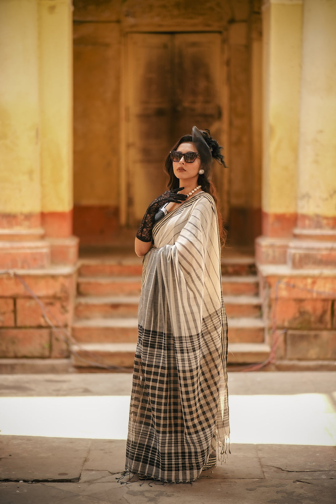 Sada Kalo Tussar Striped Cotton Handloom Saree