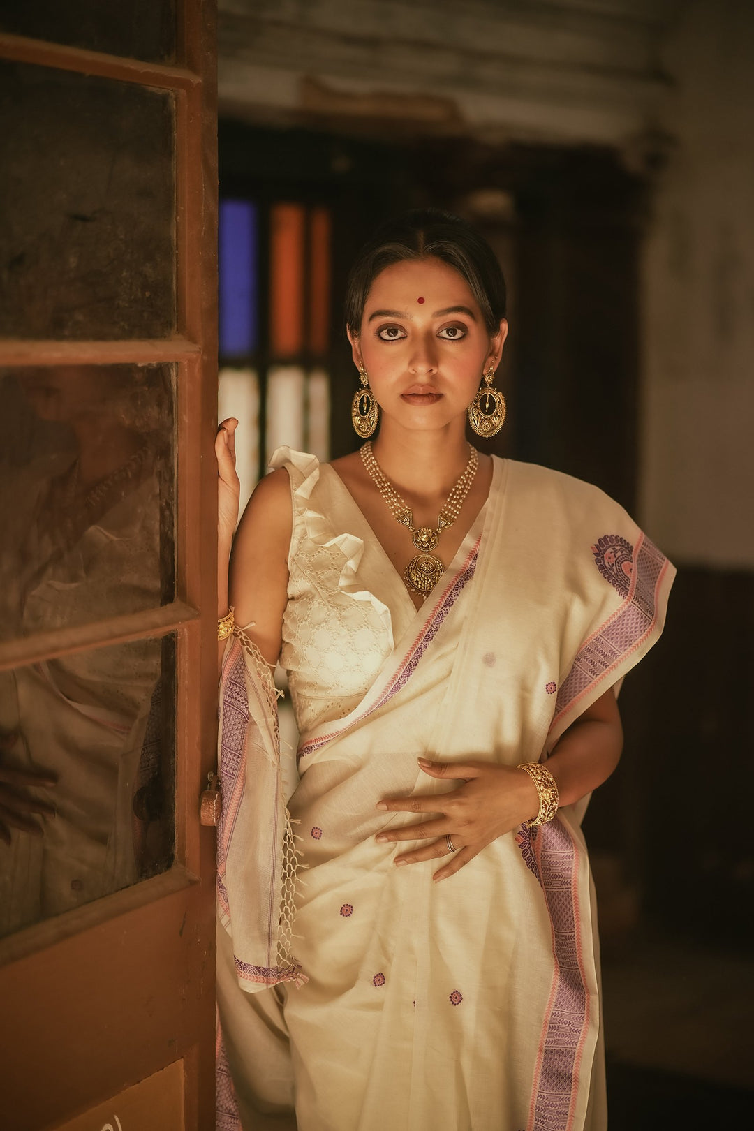 Handwoven Chalchitra Pink Purple Jamdani Saree in White base