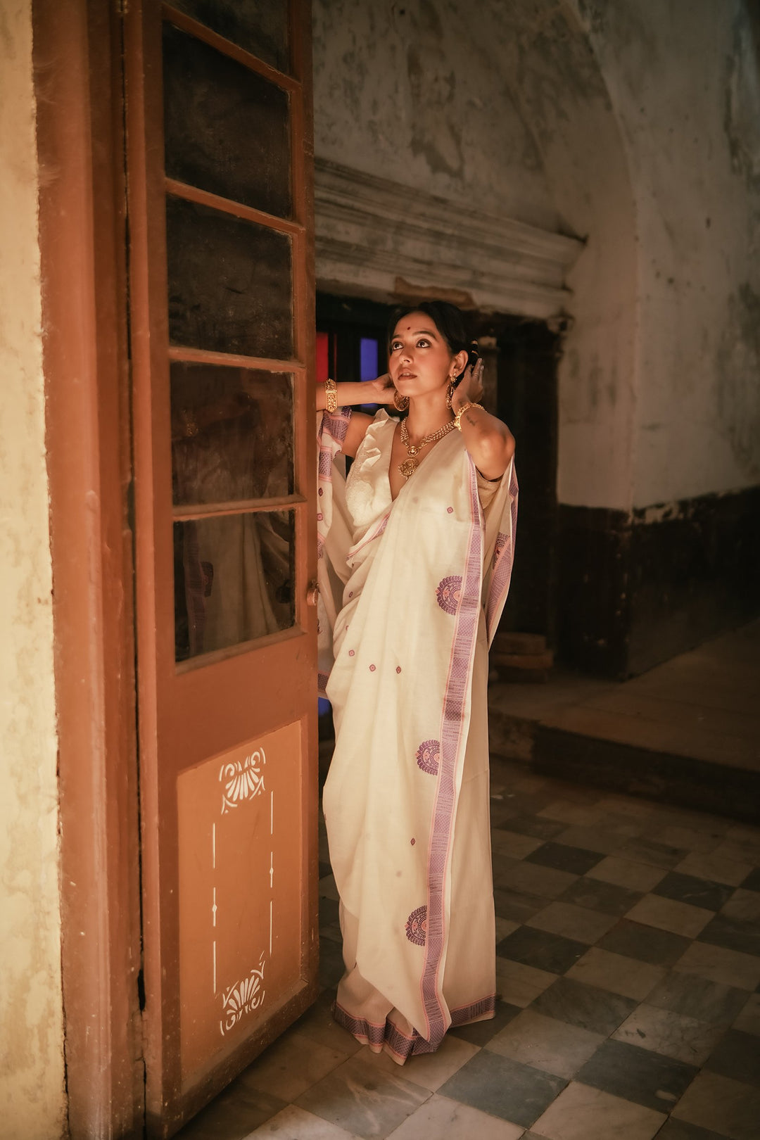 Handwoven Chalchitra Pink Purple Jamdani Saree in White base