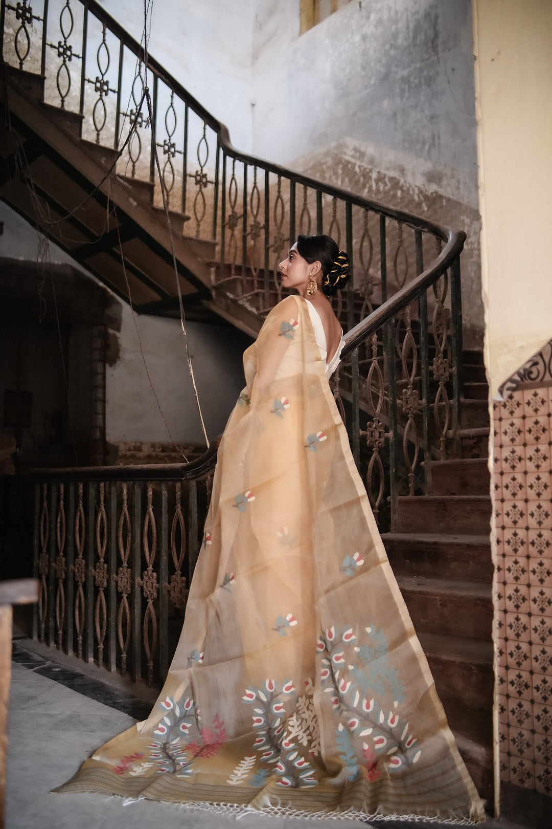 Golden Muslin Jamdani with Handwoven Floral Motifs Saree