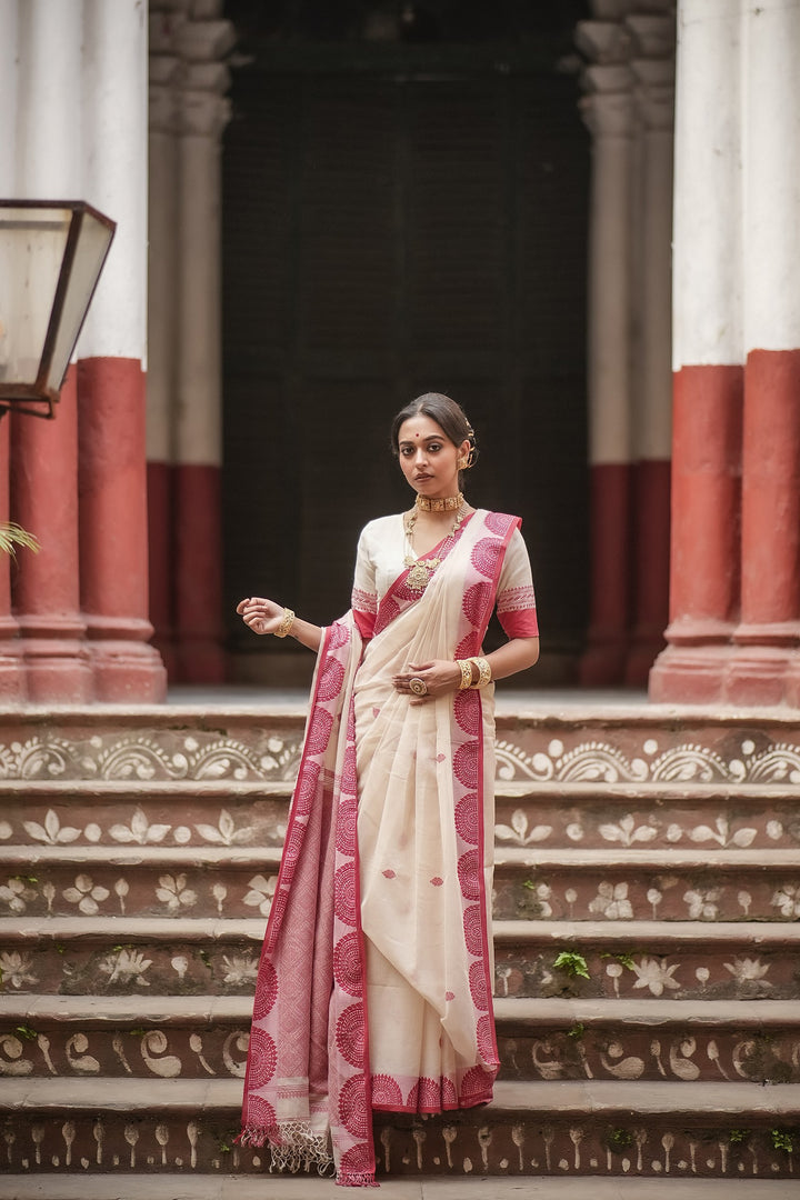 Handwoven Lal Sada Chalchitra Jamdani Saree