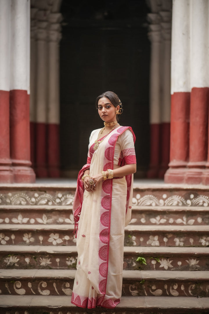 Handwoven Lal Sada Chalchitra Jamdani Saree