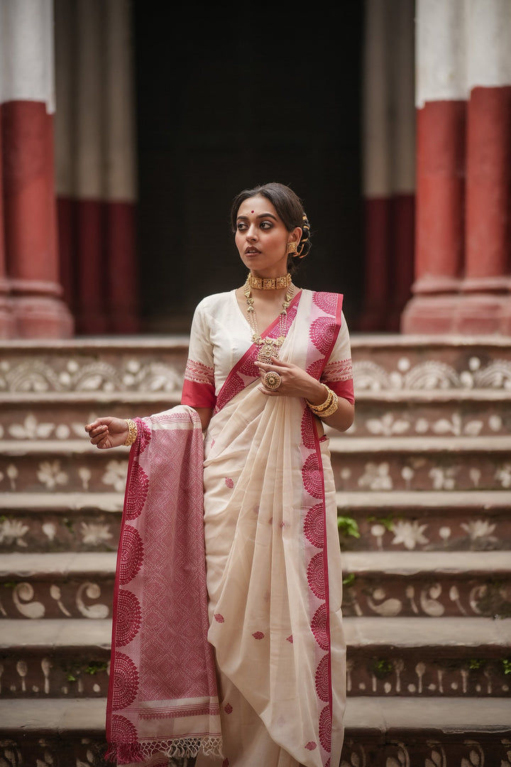 Handwoven Lal Sada Chalchitra Jamdani Saree