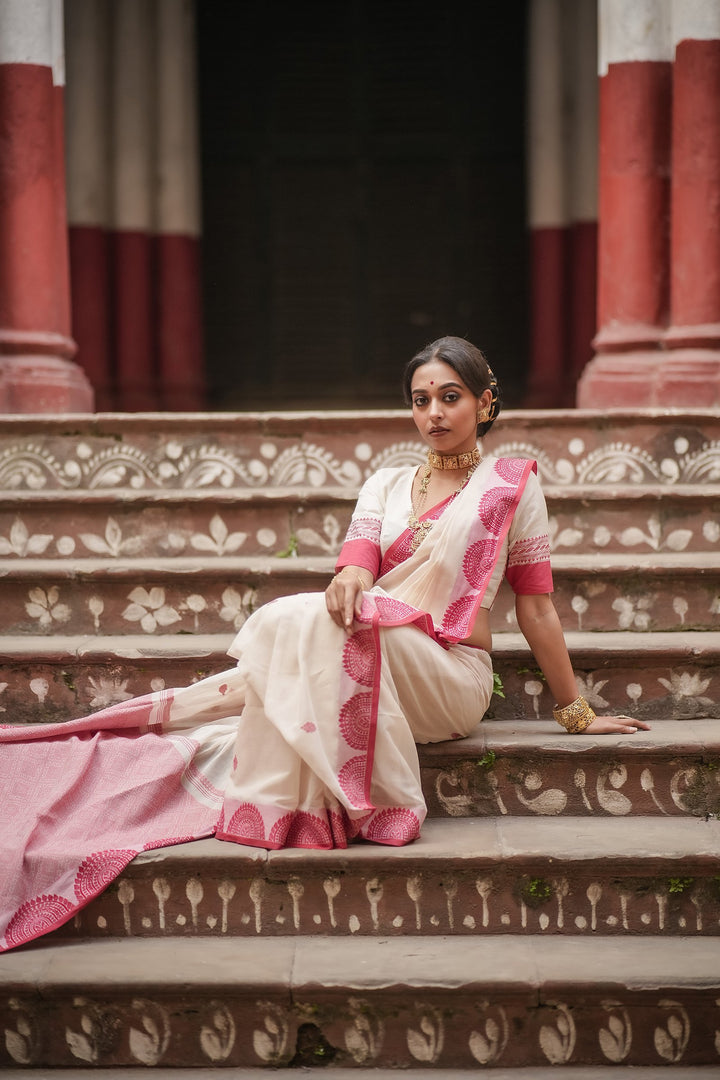 Handwoven Lal Sada Chalchitra Jamdani Saree