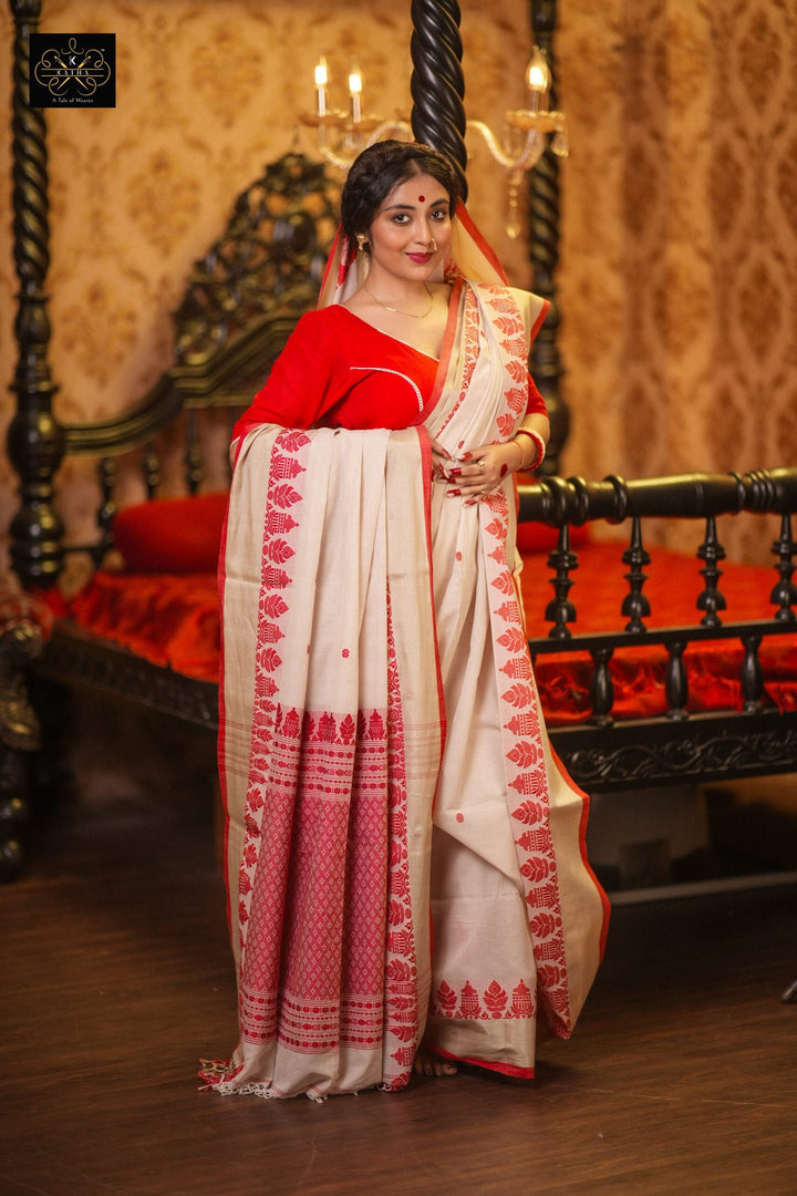 Kadambari - Lal Sada Tussar Paar Jamdani Saree