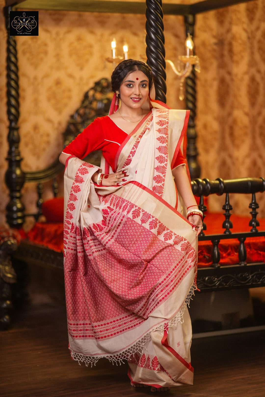 Kadambari - Lal Sada Tussar Paar Jamdani Saree