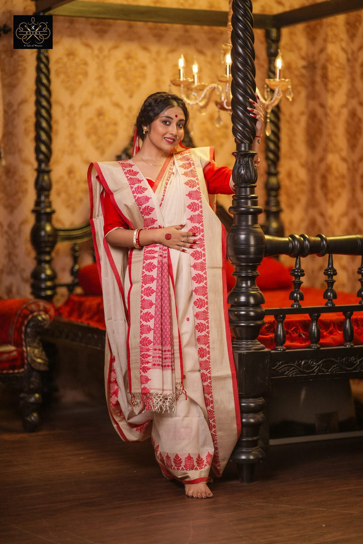 Kadambari - Lal Sada Tussar Paar Jamdani Saree
