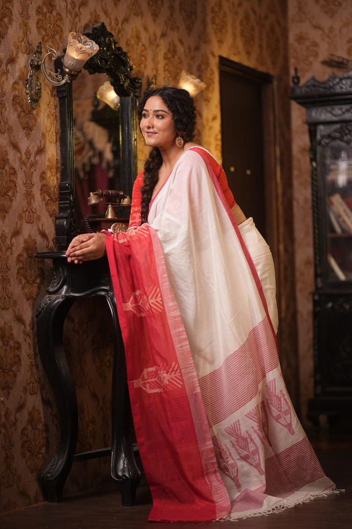 Sundori - Lal Sada Mahapar Jamdani Saree