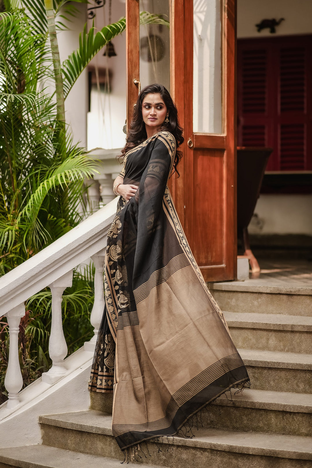 Tasher Desh Black Putul Jamdani Saree