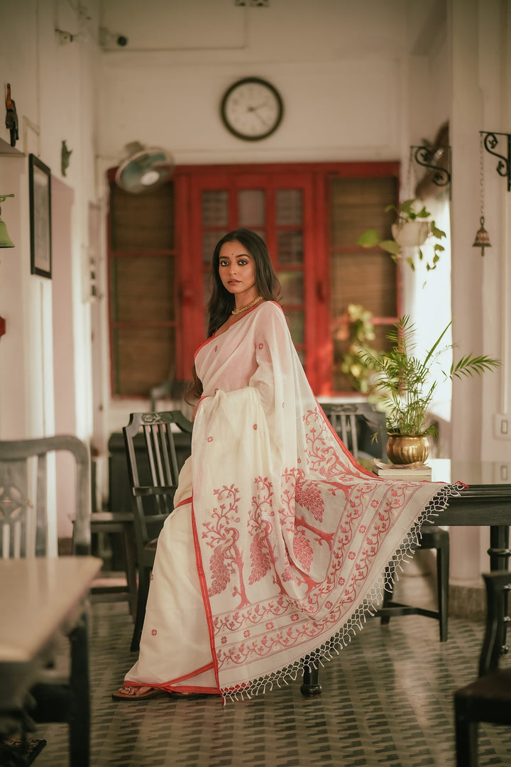 Lal Sada Mayur Pankhi Jamdani Saree